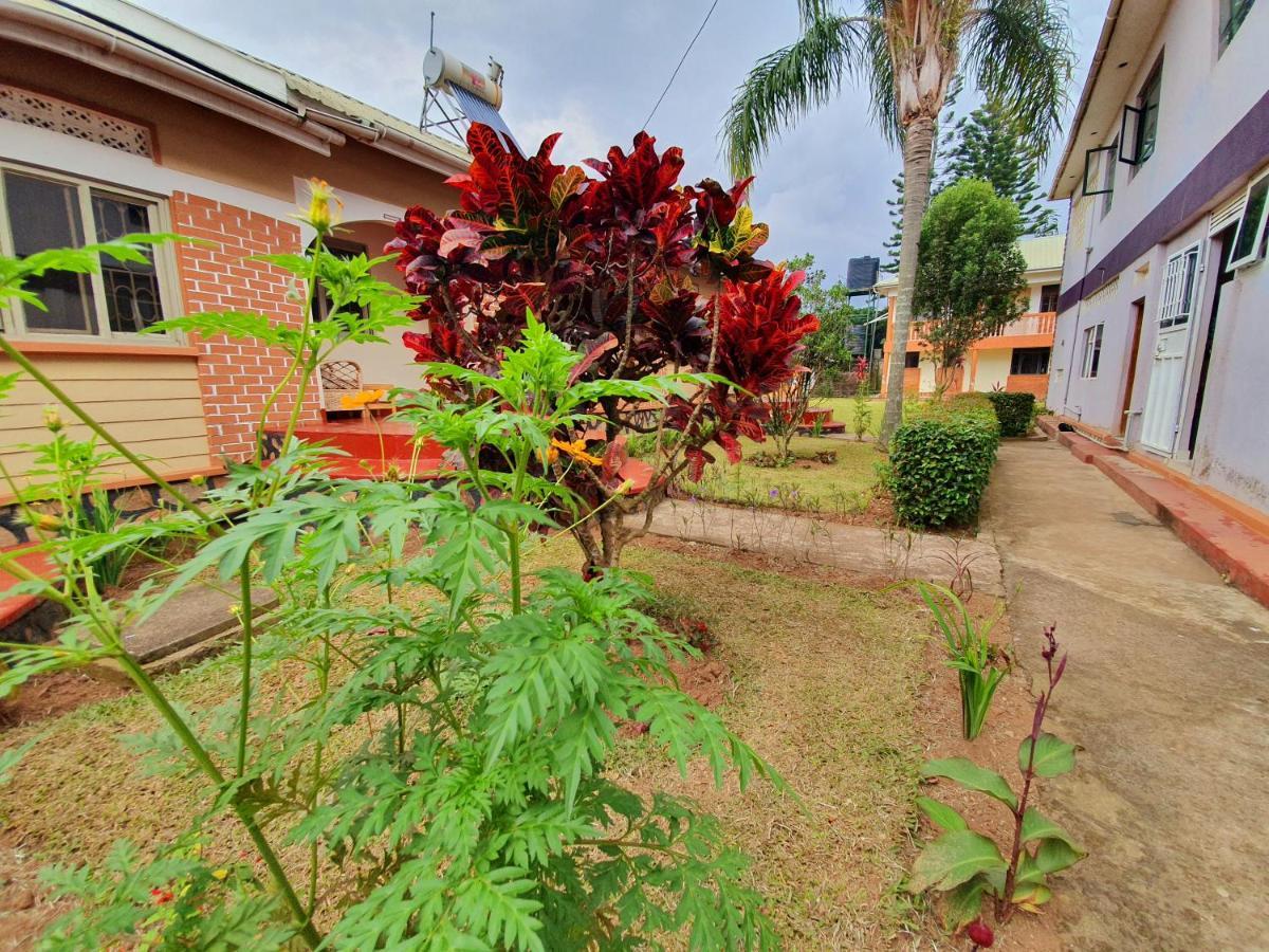 Annas Bed And Breakfast เอนเทบเบ้ ภายนอก รูปภาพ
